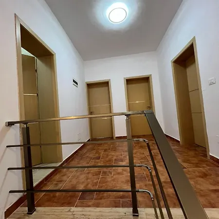 Havenwood ホステル ベラト