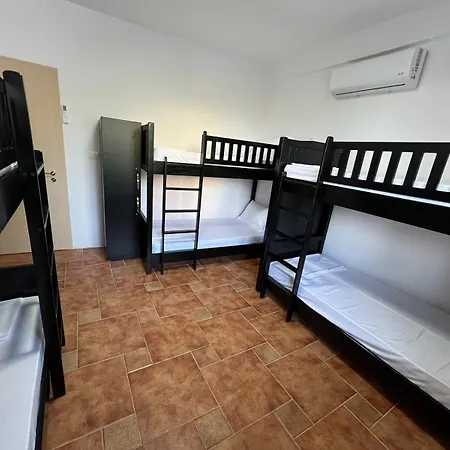 Havenwood ホステル ベラト