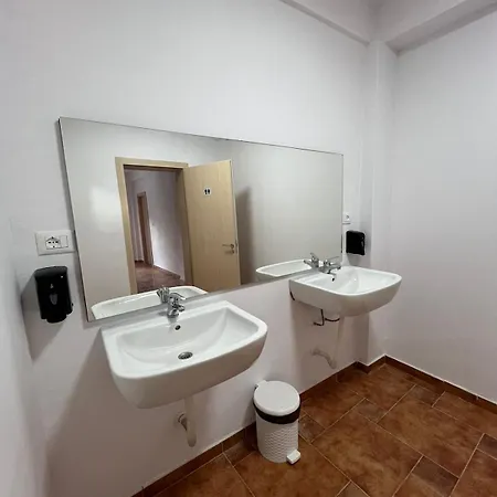 Havenwood Hostel *