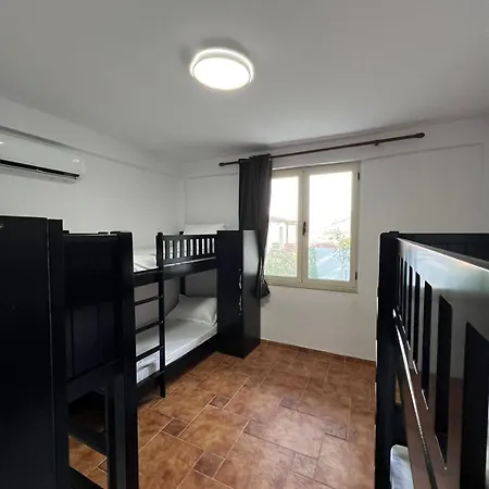 Havenwood Hostel *