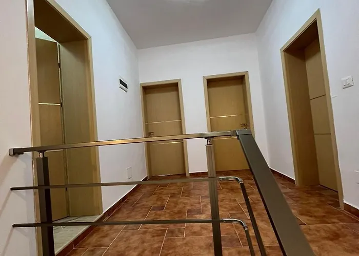 Havenwood Hostel Berat