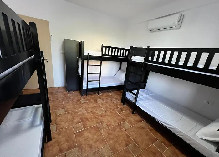 Havenwood Hostel Berat